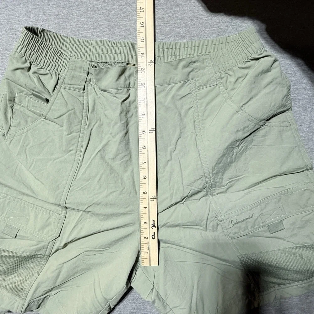Islamorada Flats by Quest - Sage-  nylon cargo, hiking shorts, size Large‎
